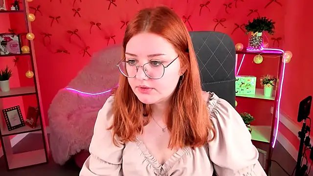 Snapshot of StaceyJensen chatting on December 2, 2025, 9:22 am StaceyJensen online show from December 2, 2025, 9:22 am