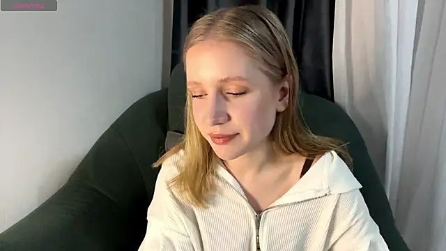 Alice meow15 online show from December 15, 2025, 8:25 pm