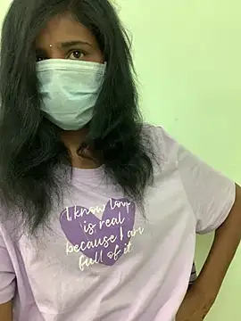 honeygirl6996 online show from April 16, 2026, 1:23 pm