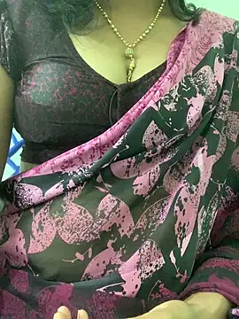 Snapshot of honeygirl6996 chatting on July 18, 2026, 9:51 am honeygirl6996 online show from July 18, 2026, 9:51 am