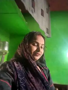 Snapshot of Pooja_hote chatting on November 25, 2025, 3:18 am Pooja hote online show from November 25, 2025, 3:18 am