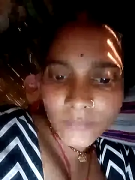 Snapshot of Pummy-Kumari chatting on December 5, 2025, 8:13 am Pummy-Kumari online show from December 5, 2025, 8:13 am