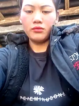 lynae-0 online show from November 30, 2025, 6:03 am