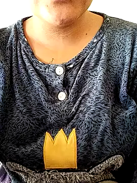 Snapshot of yasmine_x chatting on December 2, 2025, 2:30 pm yasmine x online show from December 2, 2025, 2:30 pm