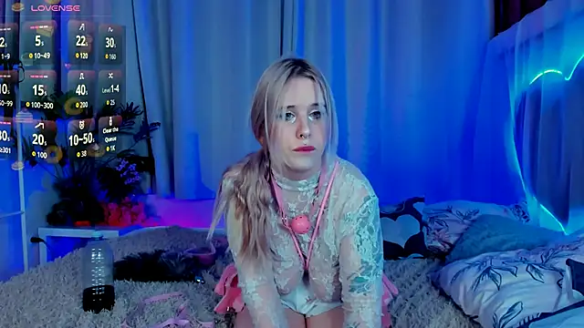 FrostLuna online show from December 2, 2025, 8:54 pm