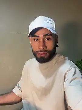 Luca Fuego online show from December 3, 2025, 3:40 am