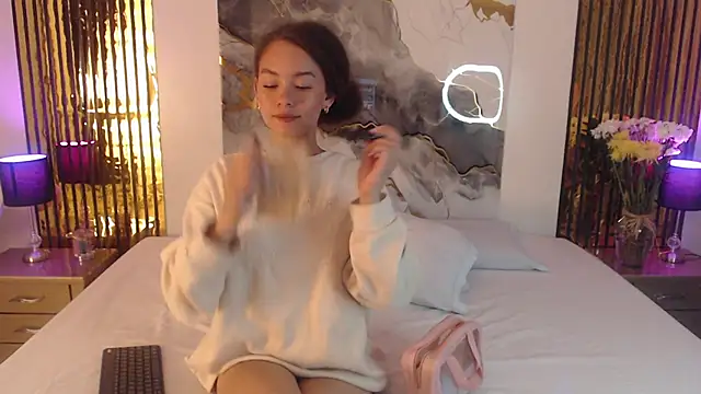 Snapshot of MiticaBrennet_ chatting on February 7, 2026, 3:58 am MiticaBrennet online show from February 7, 2026, 3:58 am