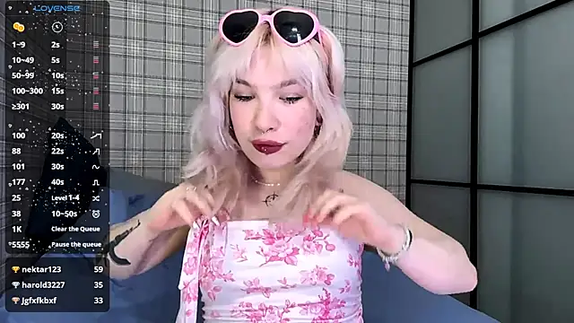 Snapshot of LolaDollyMur chatting on January 14, 2026, 7:17 pm LolaDollyMur online show from January 14, 2026, 7:17 pm