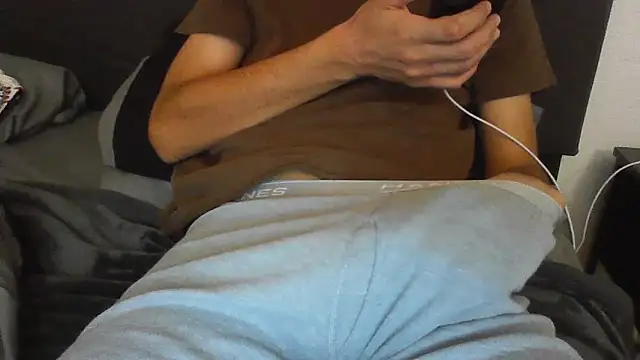 latinman7944 online show from March 25, 2026, 9:08 am