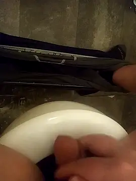 Marshlowe online show from December 2, 2025, 8:05 am