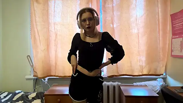 xlo lax online show from February 9, 2026, 1:09 pm