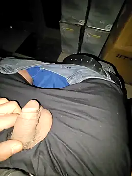 Snapshot of RuiningAnnals chatting on November 26, 2025, 9:59 pm RuiningAnnals online show from November 26, 2025, 9:59 pm