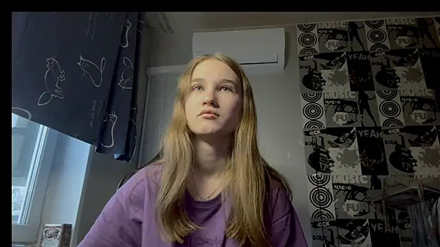 Snapshot of helgicuteness chatting on December 17, 2025, 6:40 am helgicuteness online show from December 17, 2025, 6:40 am