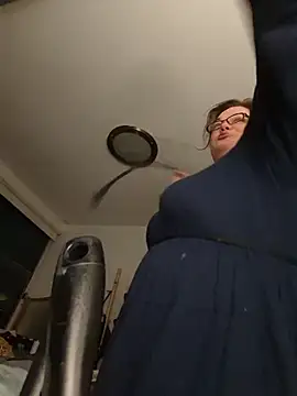 Tasmine online show from December 2, 2025, 1:13 pm