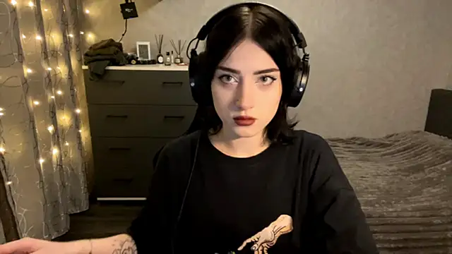 Meowluly online show from January 12, 2026, 9:31 pm