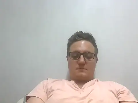 Snapshot of BigTitsHottie chatting on December 3, 2025, 10:42 pm BigTitsHottie online show from December 3, 2025, 10:42 pm