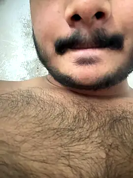 Snapshot of Alive045 chatting on November 24, 2025, 8:20 pm Alive045 online show from November 24, 2025, 8:20 pm