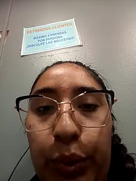 Bizcochitoc4 online show from April 4, 2026, 1:50 pm