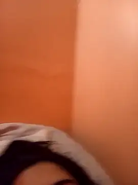 Bizcochitoc4 online show from April 17, 2026, 5:27 pm