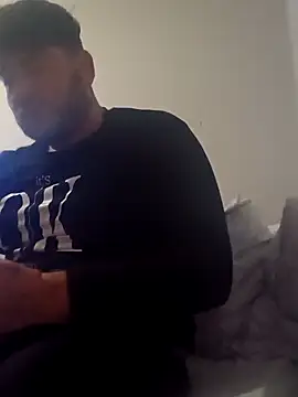 Snapshot of ziopaglia chatting on December 19, 2025, 5:48 pm ziopaglia online show from December 19, 2025, 5:48 pm