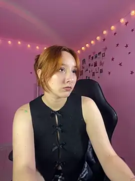 Snapshot of Davne_ chatting on June 16, 2026, 12:32 am Davne online show from June 16, 2026, 12:32 am
