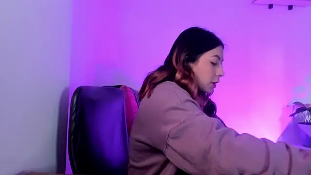 MaddieHunter online show from February 16, 2026, 1:43 pm