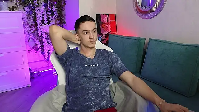 Snapshot of MoonlinSkinn chatting on February 20, 2026, 1:46 am MoonlinSkinn online show from February 20, 2026, 1:46 am