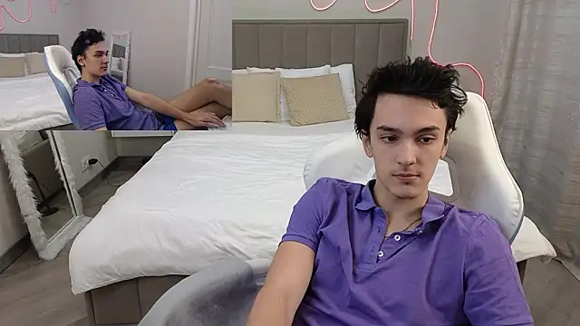 Snapshot of MoonlinSkinn chatting on February 1, 2026, 1:04 am MoonlinSkinn online show from February 1, 2026, 1:04 am