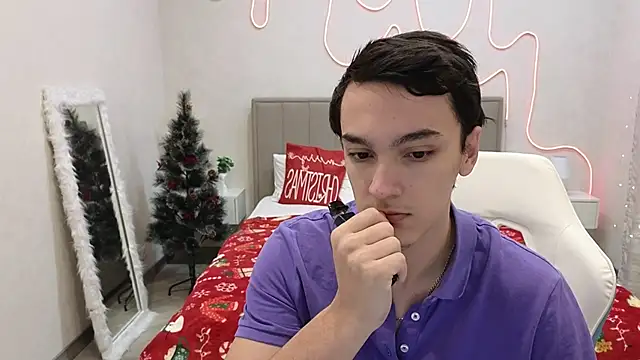 MoonlinSkinn online show from January 12, 2026, 1:01 am