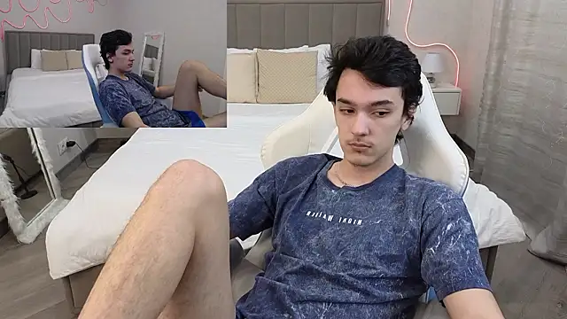 Snapshot of MoonlinSkinn chatting on February 13, 2026, 1:05 am MoonlinSkinn online show from February 13, 2026, 1:05 am