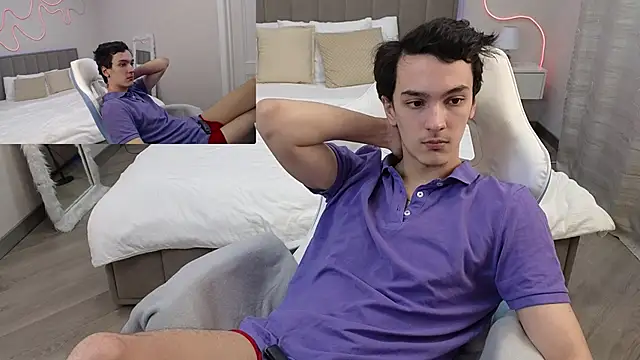 Snapshot of MoonlinSkinn chatting on February 2, 2026, 1:04 am MoonlinSkinn online show from February 2, 2026, 1:04 am