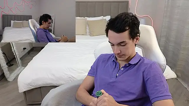 Snapshot of MoonlinSkinn chatting on February 4, 2026, 1:00 am MoonlinSkinn online show from February 4, 2026, 1:00 am