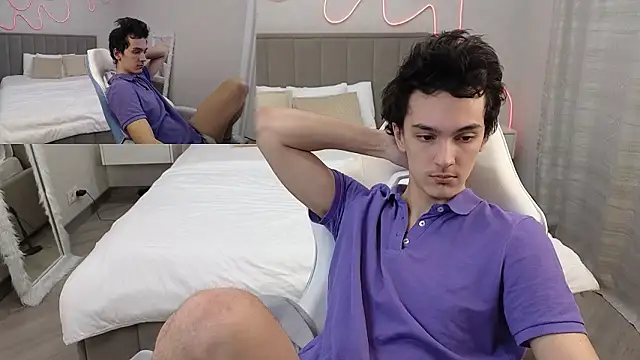 Snapshot of MoonlinSkinn chatting on February 8, 2026, 1:03 am MoonlinSkinn online show from February 8, 2026, 1:03 am