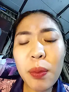 Lin-kute98 online show from March 6, 2026, 1:06 pm