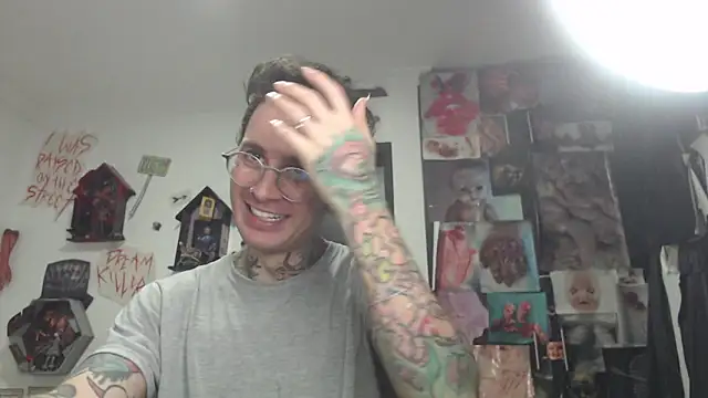 CryBoy13 online show from December 16, 2025, 5:44 am