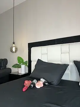 Celeste Valencia  online show from April 10, 2026, 4:30 am