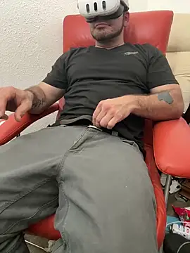 2addictivelyhorny online show from February 18, 2026, 11:12 pm