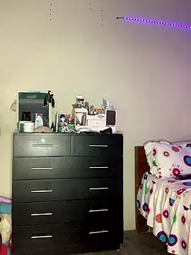 angelxxx95 online show from January 13, 2026, 6:45 pm