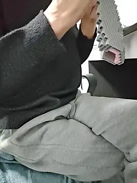 micai fengbei online show from December 18, 2025, 1:04 pm