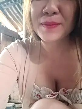 Lily-ross22 online show from December 19, 2025, 5:10 am