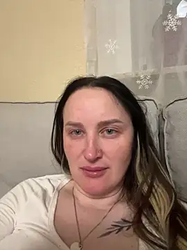 Snapshot of TomilaSi chatting on April 27, 2026, 7:45 pm TomilaSi online show from April 27, 2026, 7:45 pm