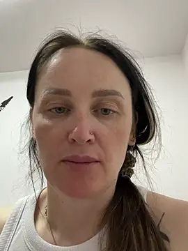 Snapshot of TomilaSi chatting on June 2, 2026, 10:54 pm TomilaSi online show from June 2, 2026, 10:54 pm