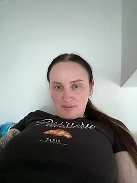 Snapshot of TomilaSi chatting on May 16, 2026, 6:29 pm TomilaSi online show from May 16, 2026, 6:29 pm