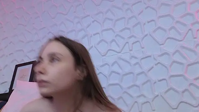 IrisSwain online show from December 2, 2025, 6:37 am