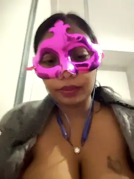 aarti03fb online show from January 7, 2026, 8:14 pm