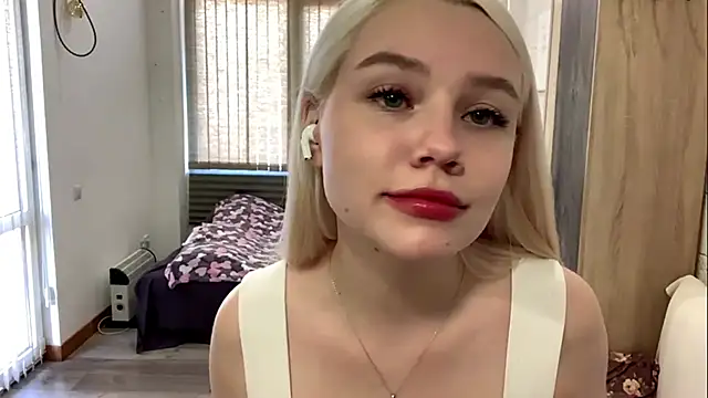 Snapshot of MistikMinx chatting on November 27, 2025, 12:05 pm MistikMinx online show from November 27, 2025, 12:05 pm