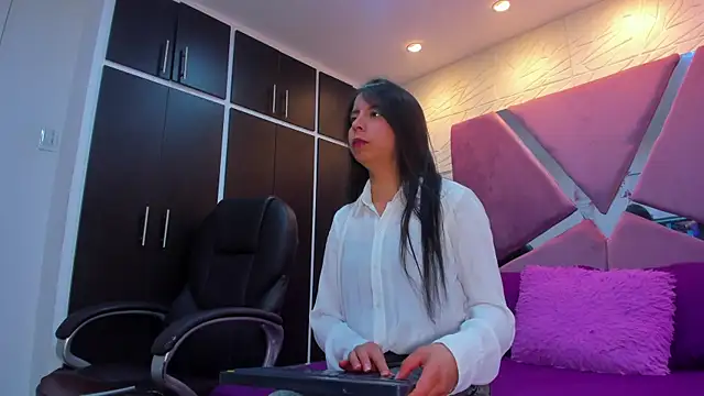 sol-angel online show from May 19, 2026, 4:03 pm