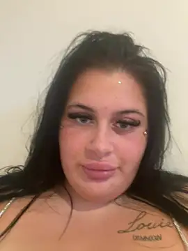 CurvyAyla online show from August 9, 2026, 6:52 am