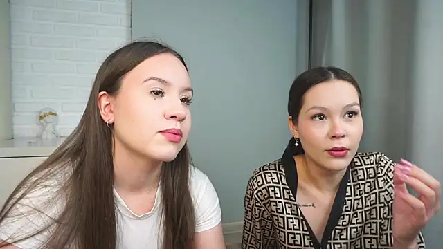 VirginiaRowe online show from January 12, 2026, 1:18 pm