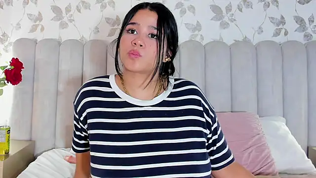 Lizz Bunny online show from February 3, 2026, 2:53 am